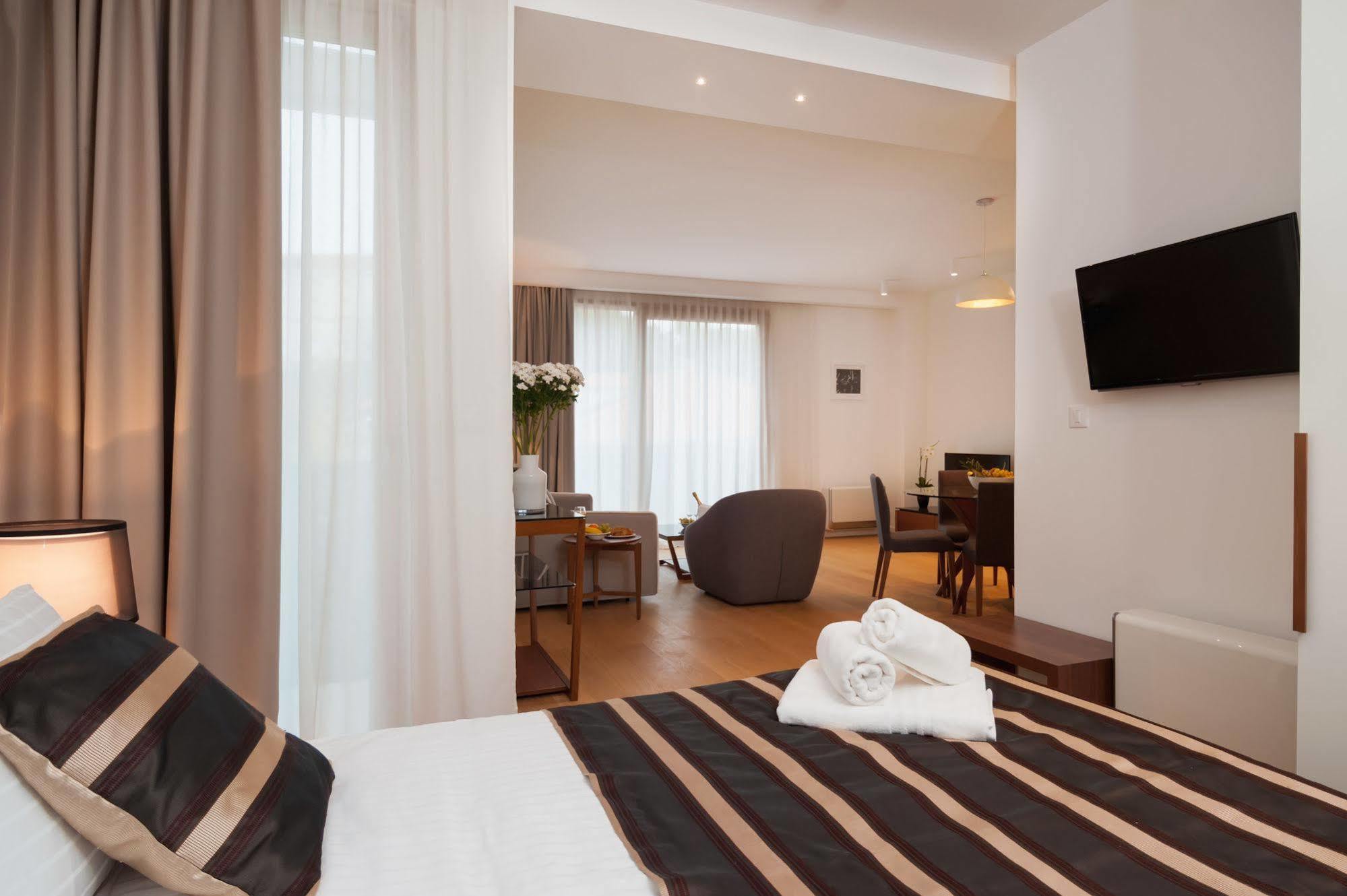 Residence By Vestibul Palace Split Exterior photo